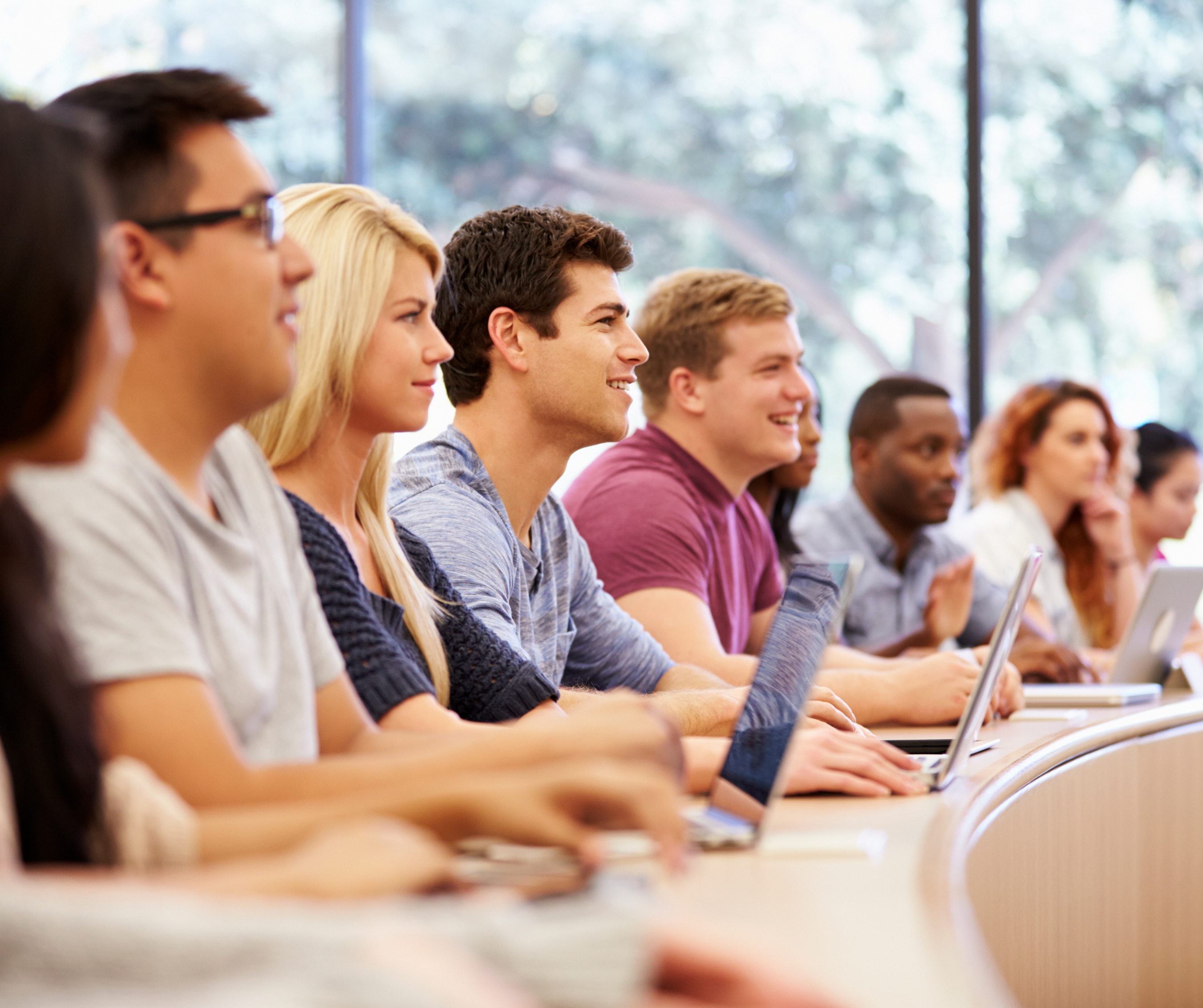 Mit tehetnek az egyetemek a hallgatók munkaerőpiaci készségeinek fejlesztése érdekében - HR szemszögből?